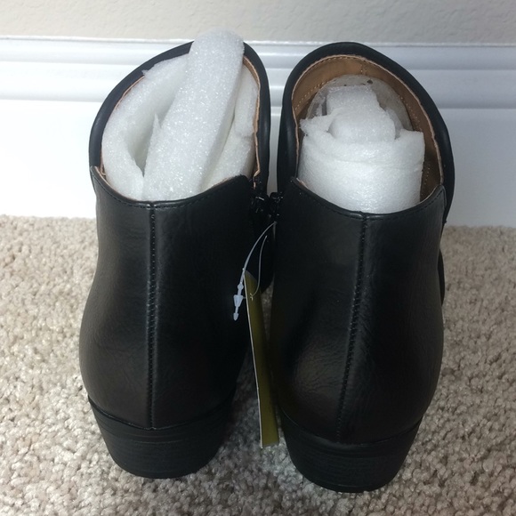 NIB Booties - Picture 4 of 6